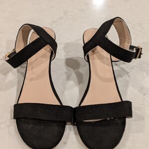 Elegant Black Women's Sandals Size 8